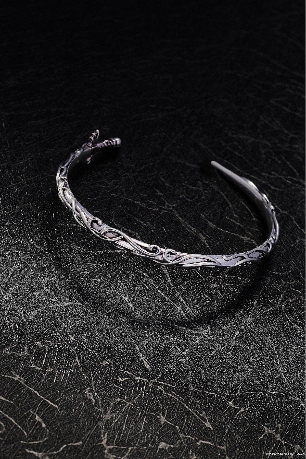 A Court of Thorns and Roses™ Illyrian™ Sword & Shadows Cuff - Gold