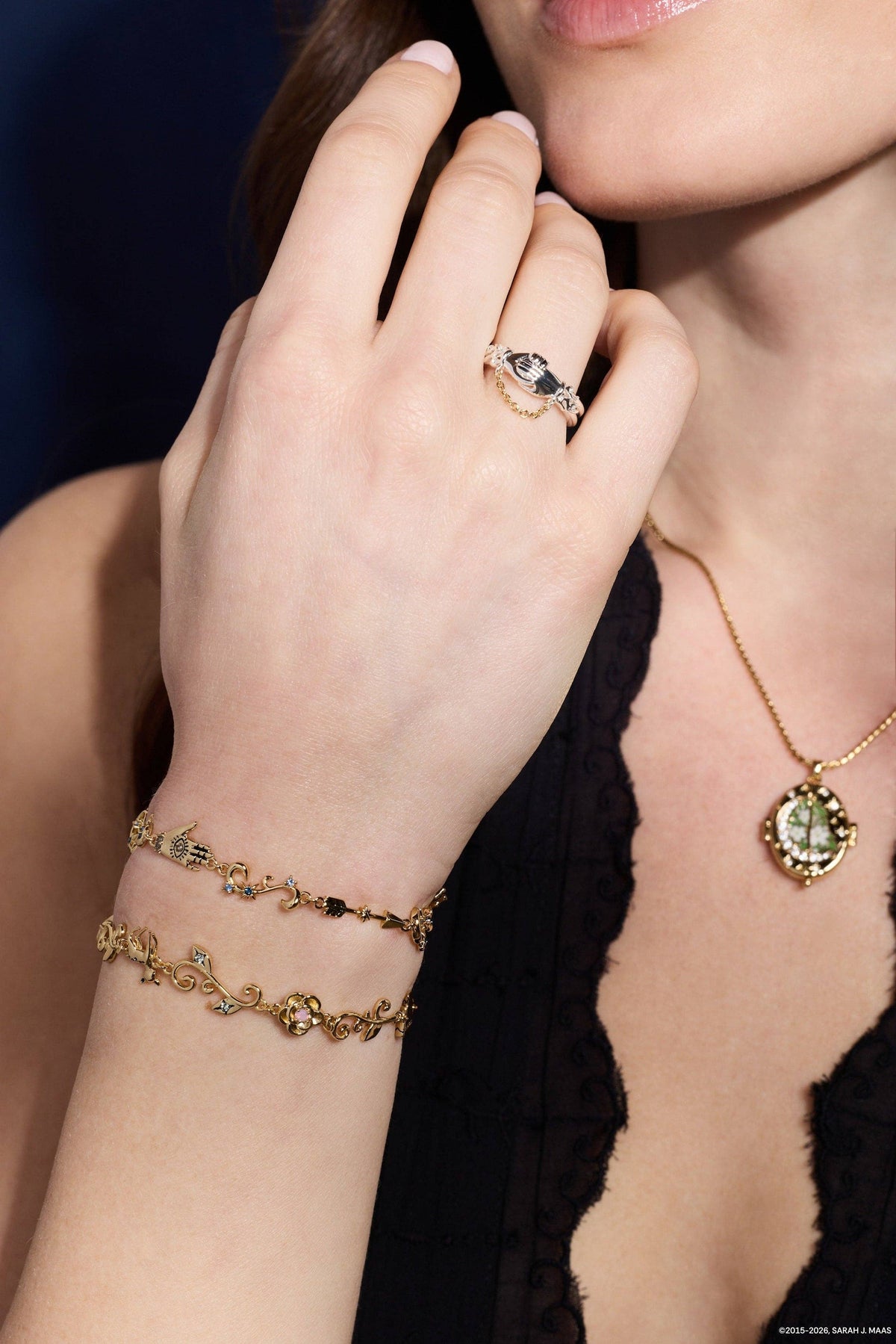 A Court of Thorns and Roses 'Keep Reaching Out Your Hand' Nesta & Cassian Ring Set of 2